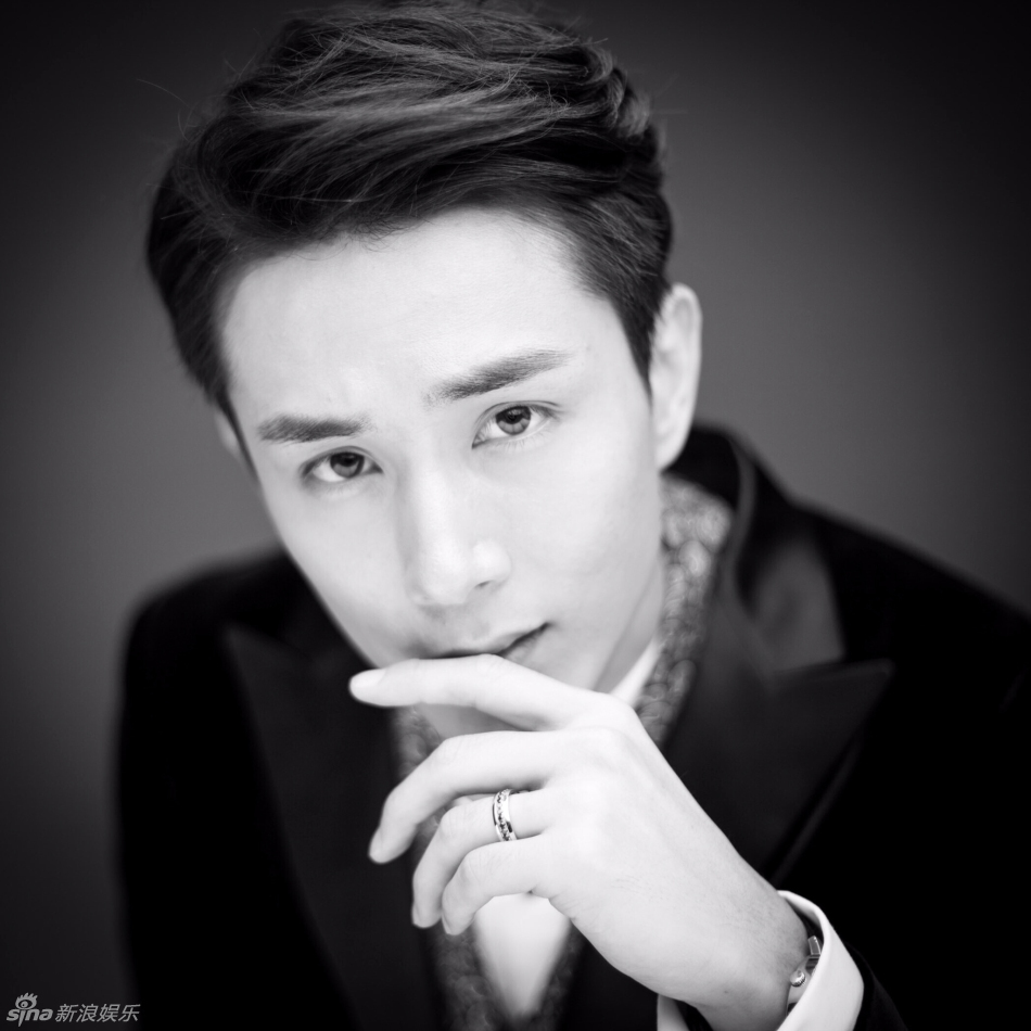 戚薇李承铉图片曝光搞怪婚照恩爱秀婚戒给鸡蛋画表情大全包神情图片