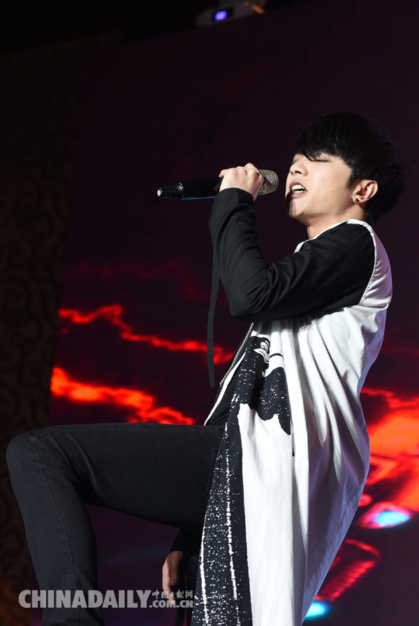 华晨宇新专发布会遭绑架 异类X的现身实力突围