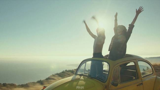 电影《大黄蜂》曝导演特辑 壕二代上演粉丝逆