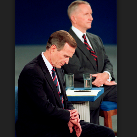 老布什在电视辩论中看表