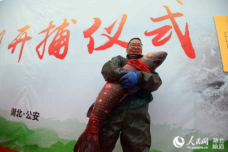 首届湖北·荆州鱼糕节开幕 “超级鱼糕”刷新世界纪录【5】
