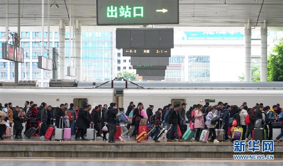 （关注春运·图文互动）（6）春节假期铁路发送旅客6030万人次