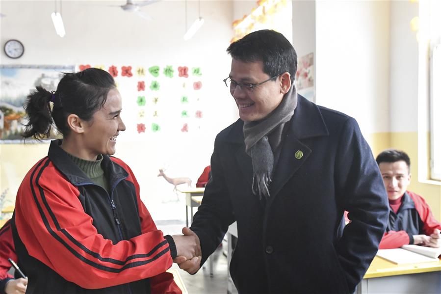（图文互动）（1）八国常驻日内瓦代表和主要外交官参访新疆　感受社会稳定认可去极端化措施