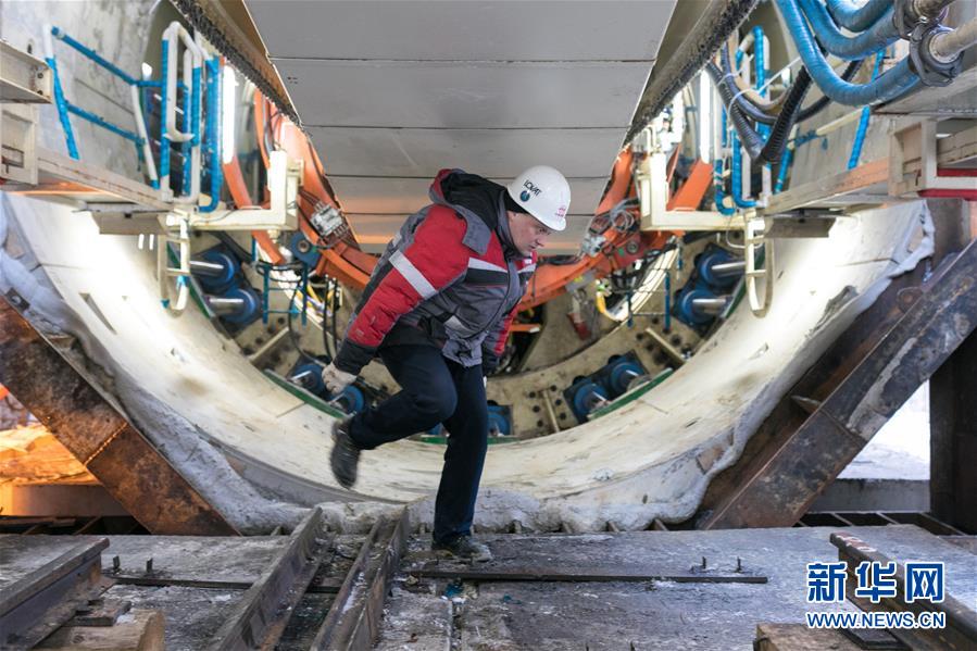 (新华全媒头条·两会特别报道·图文互动)(6)让奔涌的活水汇成高质量发展的大海——从全国两会看奋进中国的发展活力