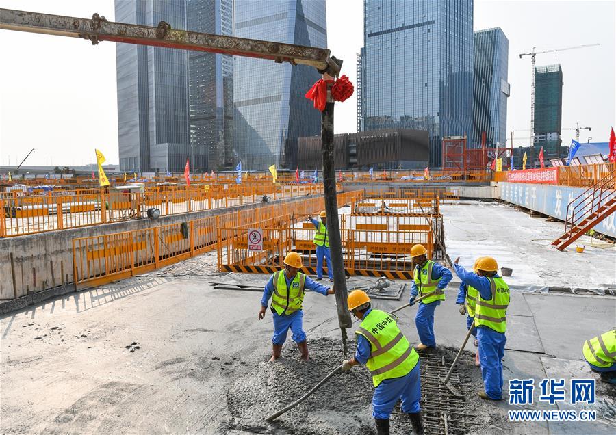 （经济）（2）深圳：“超级空调”封顶