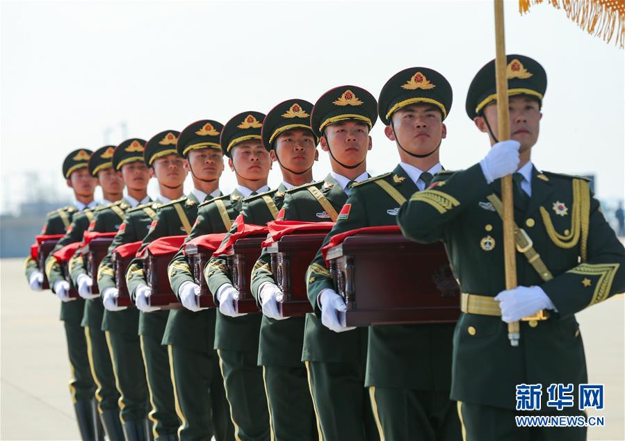（国际）（9）第六批在韩中国人民志愿军烈士遗骸交接仪式在韩国举行
