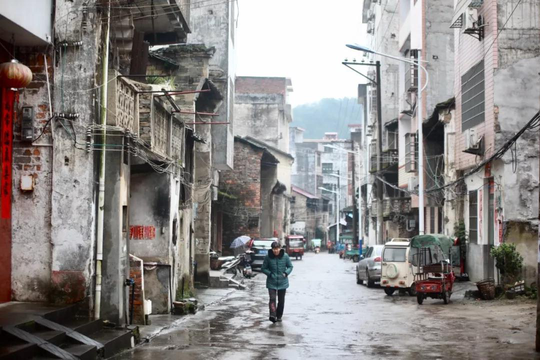 新闻发布会现场 永新县地处江西西部边境,是全国著名的将军大县,也是