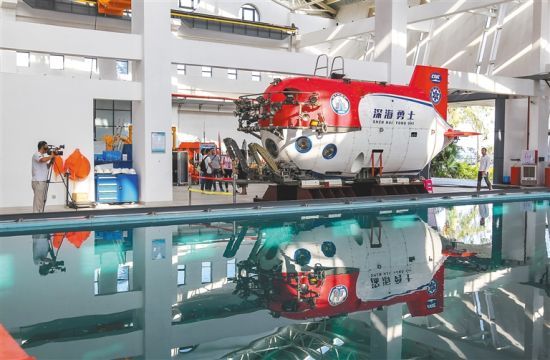 4月3日，停放在深海所工程实验室的“深海勇士”号载人潜水器，正在准备下一次科考任务。海南日报记者 武威 摄