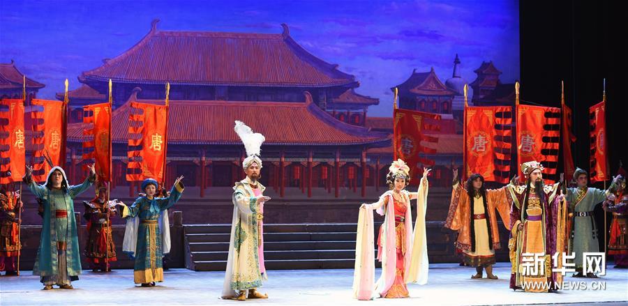 （文化）（1）兰州：京剧《丝路花雨》精彩上演