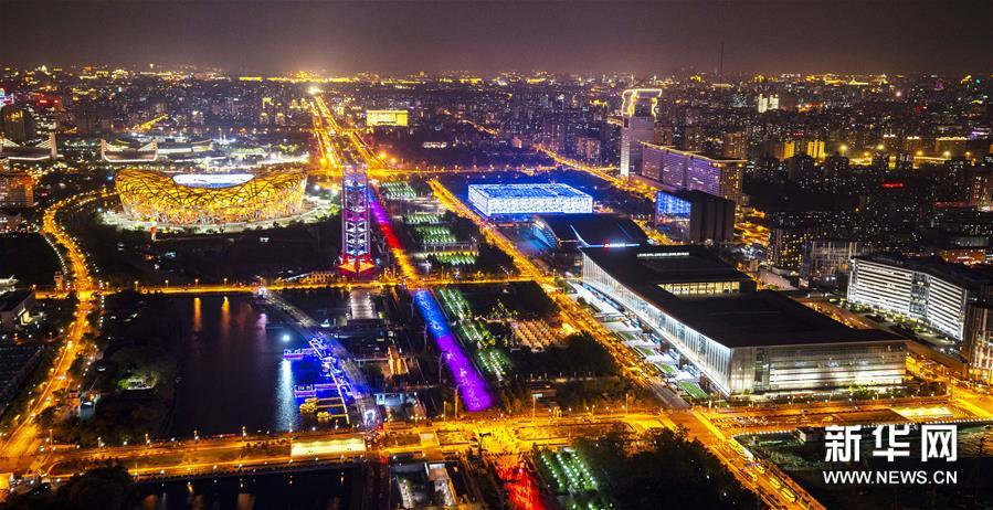 （社会）（1）北京中轴线上演“空间光影秀”