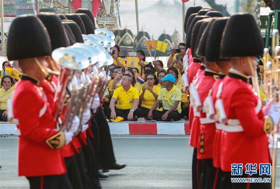 （国际）（8）泰国国王加冕典礼巡游在曼谷举行