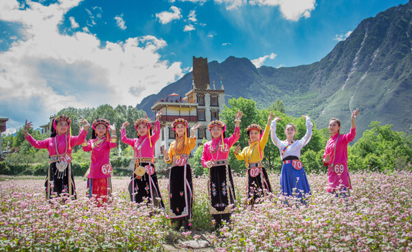 图片默认标题_fororder_2、参加2019丹巴嘉绒藏族选美比赛的丹巴姑娘--摄影--刘斌