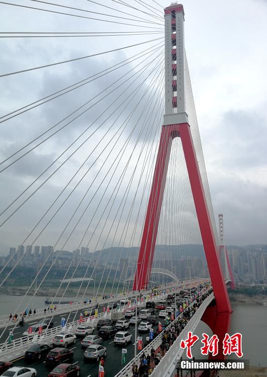 重庆万州牌楼长江大桥建成通车
