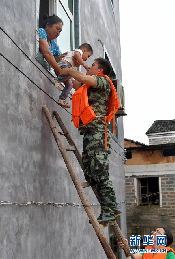 （社会）（6）洪流逆行——在中乡救援记