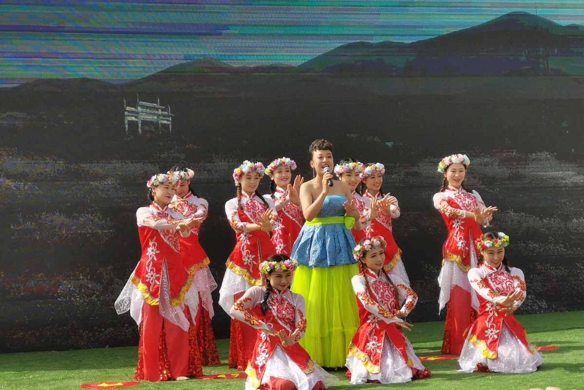 唱响梯田花儿 促进全域旅游 ——宁夏固原首届梯田花儿节在彭阳金鸡坪