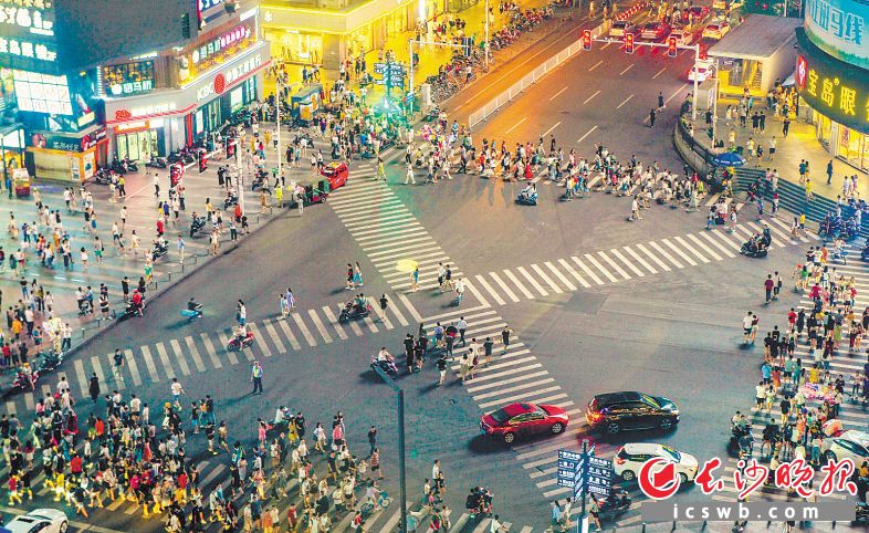 逛街纳凉，长沙商场“夜购”模式上线