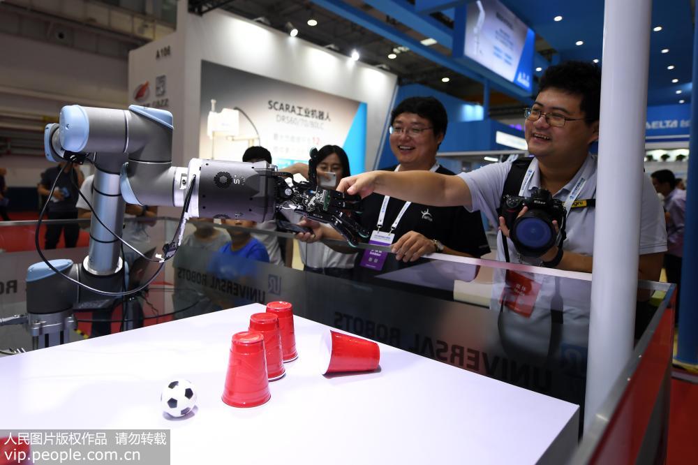 2019世界机器人大会在京开幕 700多款新锐机器人亮相【3】