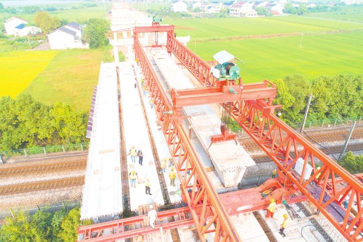 汨罗城区第四座跨铁路桥明年元旦通车