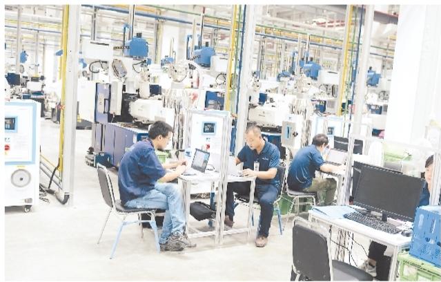 岳阳重点项目建设演绎“速度与激情”