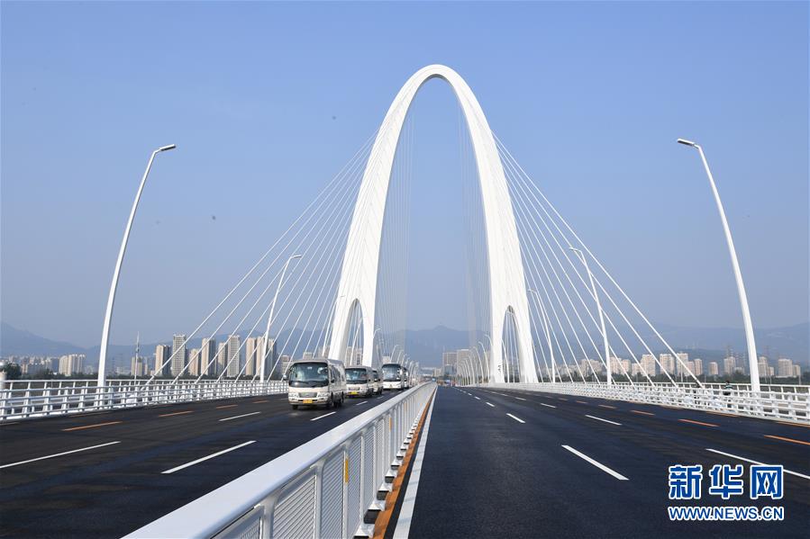 （社会）（1）北京：新首钢大桥开通