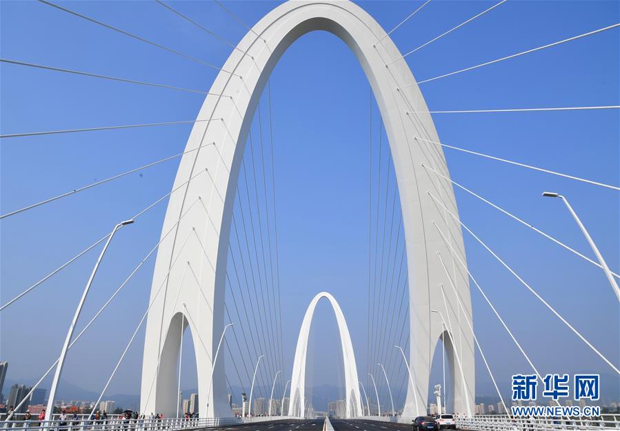 （社会）（2）北京：新首钢大桥开通
