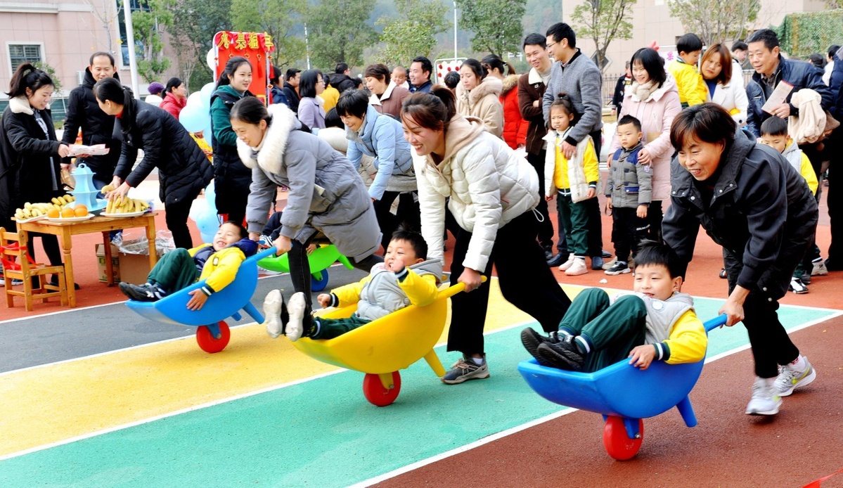 江西德兴:趣味亲子运动迎新年