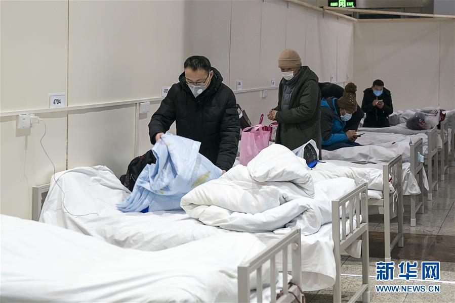 （聚焦疫情防控）（8）武汉首个方舱医院开始收治病人