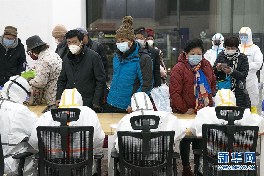 （聚焦疫情防控）（12）武汉首个方舱医院开始收治病人