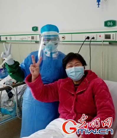 “90后”党员：绽放芳华 在战疫中破茧成蝶、淬火成钢