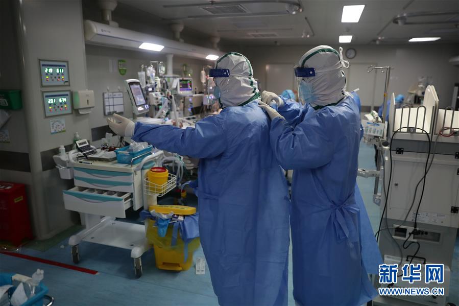 #（聚焦疫情防控）（4）武汉：多地医生联手抢救危重新冠肺炎患者
