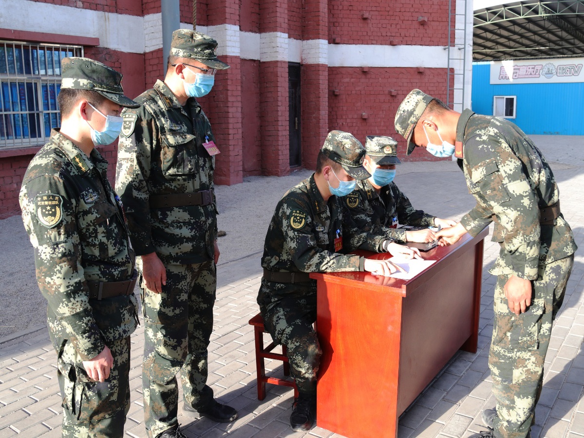 连日来,武警宁夏总队严密组织2020年度预选士官培训对象选拔考核,考核