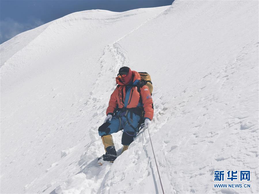（2020珠峰高程测量）（5）受天气影响 至珠峰峰顶攀登路线未修通