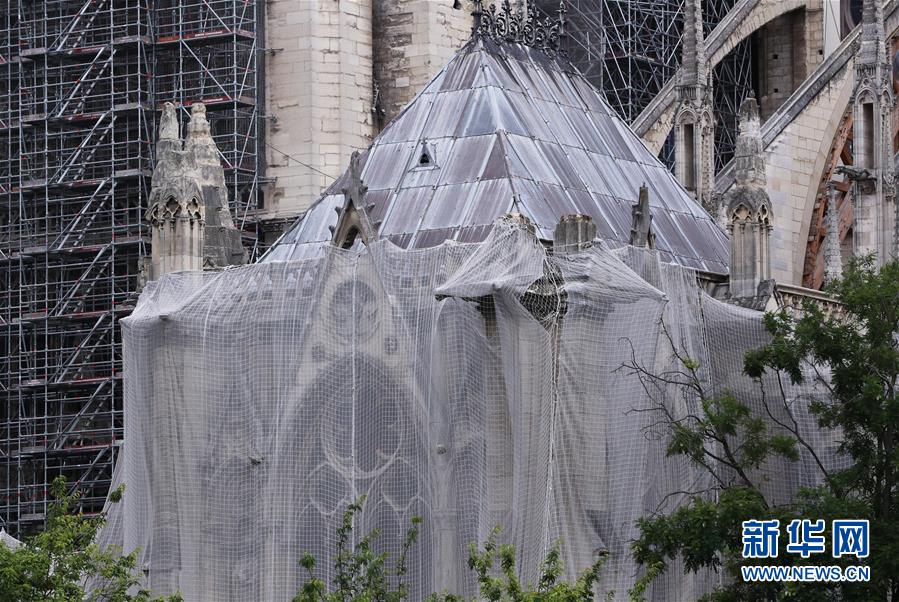 （国际）（3）巴黎圣母院开始拆除被焚脚手架 工程至少持续3个月