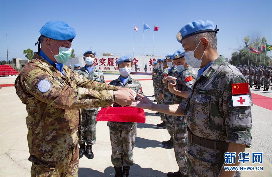 （国际）（1）中国赴黎巴嫩维和官兵被授予联合国勋章
