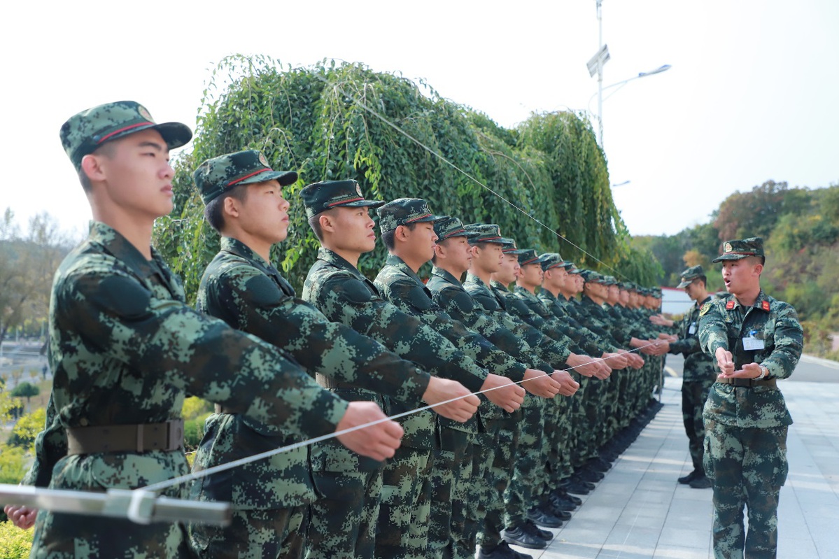 10月10日上午,武警辽宁总队沈阳支队在新训大队召开教育训练动员大会