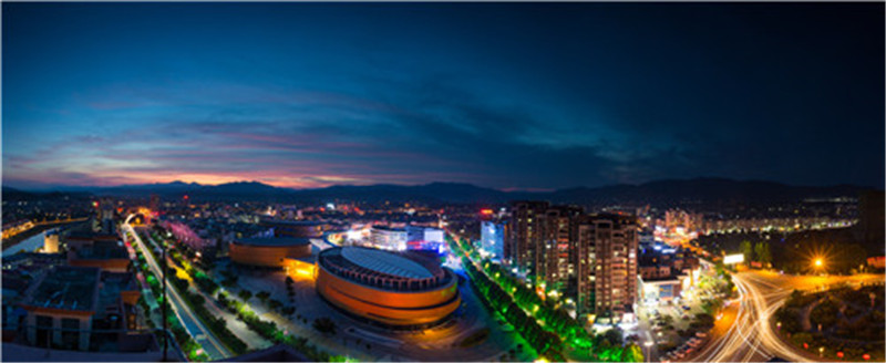 2020年,为推进品质龙南建设,龙南市开展环境卫生,市政设施,交通秩序