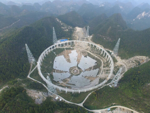 FAST射电望远镜空中俯瞰图，中国科学院国家天文台供图