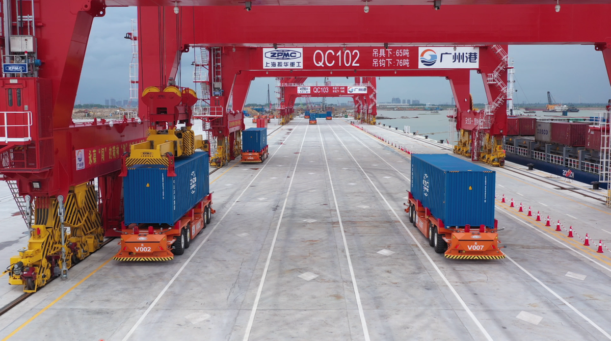 南沙港四期全自动化码头实船联合调试成功