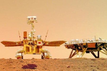 天问一号探测器着陆火星首批科学影像图发布