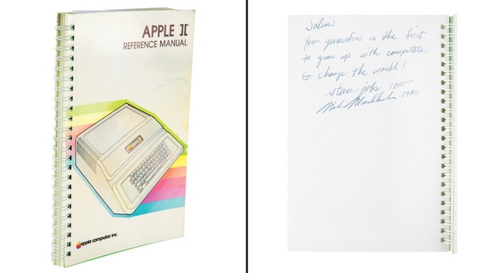 乔布斯亲笔签名的Apple II电脑手册拍出天价 以近80万美元成交