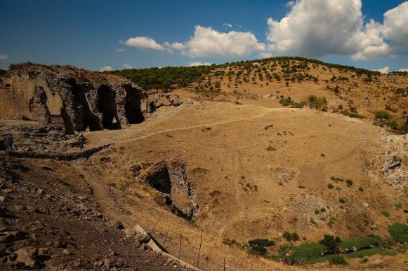 德国考古研究所挖掘土耳其佩加蒙古城 圆形剧场有1800年历史