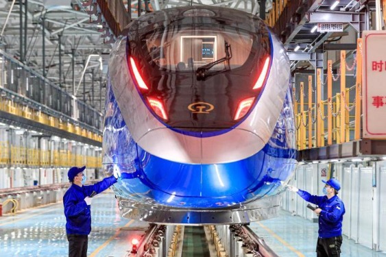 北京：检修冬奥列车 保障冬奥会运输安全