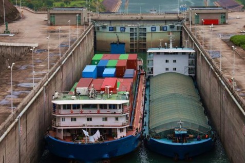 【巍巍三峡】三峡通航建筑物累计货运量约18亿吨