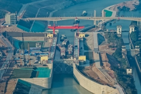 西江航运干线双线船闸全面贯通 3000吨级船舶可全年直航粤港澳