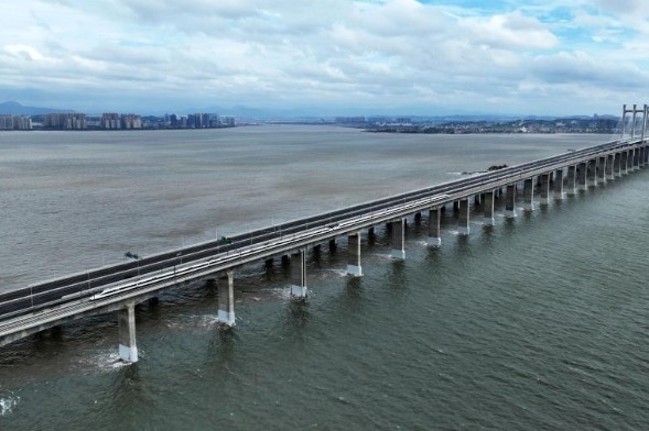 中国首条设计时速350公里跨海高铁——福厦高铁开始运行试验