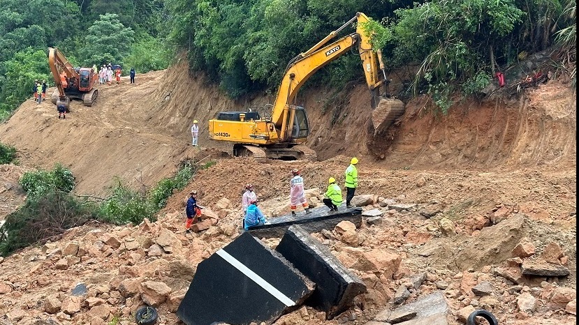 广东梅大高速路面塌陷事故已致36人死亡