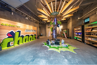 chaos惊喜亮相上海潮店带来复古玩趣新主张