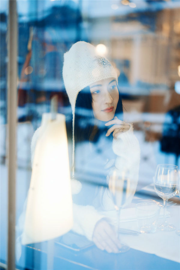 孙晶晶芬兰旅拍曝光“慢”写真：好演员大器“慢”成