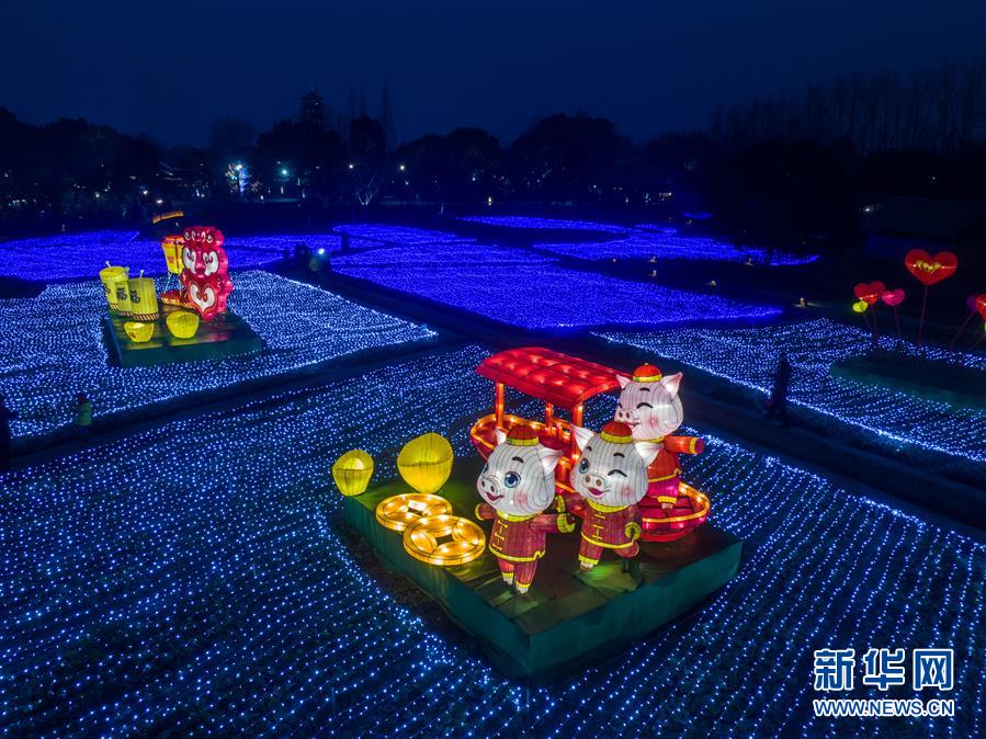 （美丽中国）（5）传统“水灯会”点亮江南水乡古镇