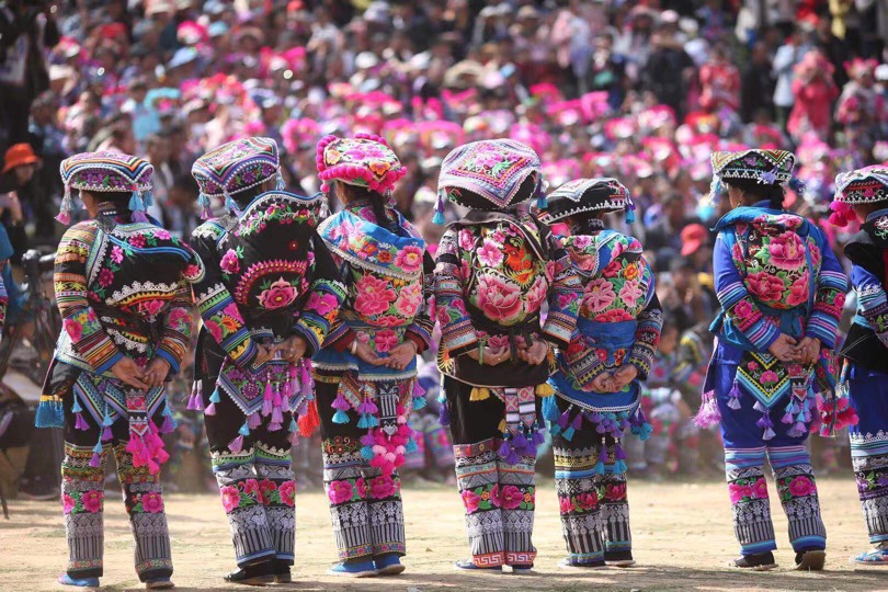 节启动仪式暨中国·永仁直苴彝族赛装节在云南楚雄永仁县直苴村开幕
